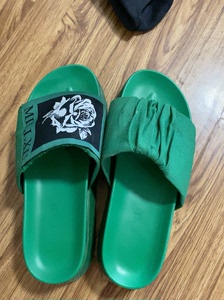 尤缇绿色拖鞋具体看图片，迷丽徐尤缇uti235应该是37或者