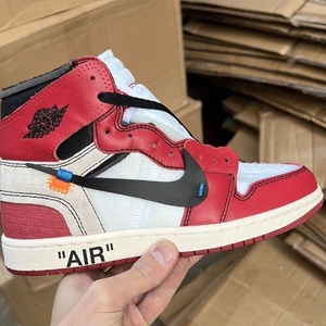 nike aj1ow芝加哥联名.很轻,很新.想要的朋友可以联