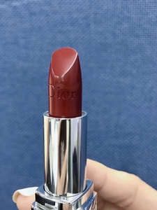 迪奥蓝金口红860 滋润款浆果酒红色,超级显白 绝对惊艳