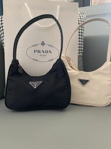 普拉达Prada手提包全新包邮腋下包黑白尼龙小包包