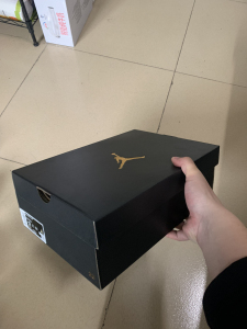 耐克aj1 low黑红脚趾46,鞋子全新无瑕,鞋盒有划痕,深