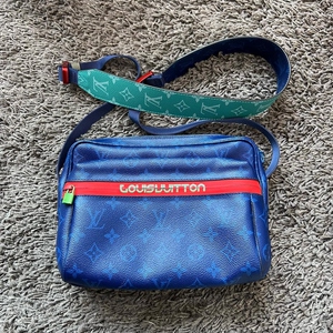 lv路易威登 18ss走秀 限量款 蓝色印花腰包 挎斜挎包