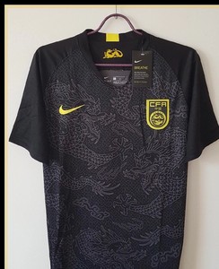 国足客场球衣 中国男足2018-19黑龙球衣