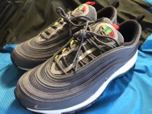 000人付款淘宝off white airmax97灰色 42码全新(鞋底一t