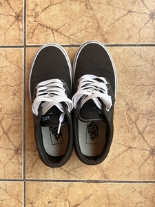 vans36码厚鞋舌,太久没有穿有有些灰,洗洗立马焕然一新