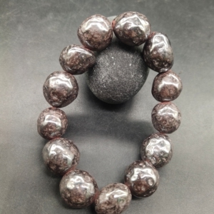 铁陨石原石手串,重量120克,尺寸16mm