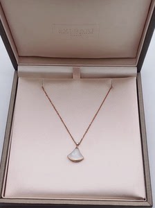 宝格丽贝壳项链