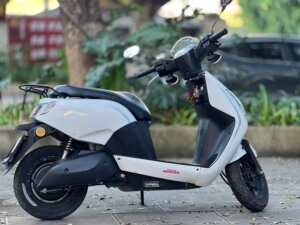 出五羊本田 净原v2电动车 整车相当干净利落 新电瓶 电动