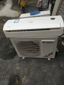 5空调一共三台两台美的一台格力,拍照不好看但是用着毒百6666600.