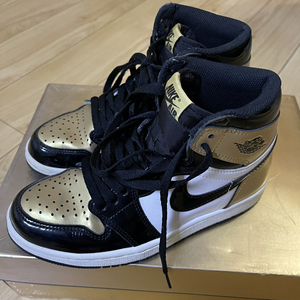 aj1金脚趾非鸳鸯