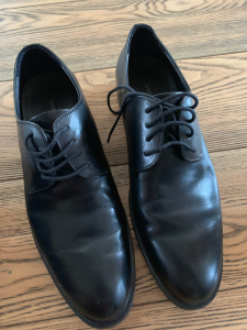 贵人鸟男士皮鞋,就结婚当天穿过一次,40码,95新,需要的入