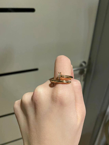 宝格丽镶钻钉子玫瑰金戒指