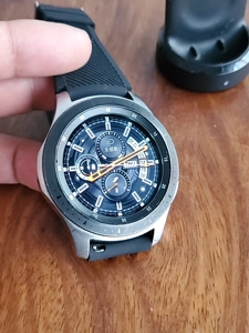 三星手表 s4  国行lte版,型号r8050,支持一号双终