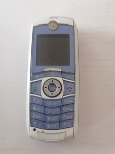 摩托罗拉c381手机  能用  没有电池  售出不退看清楚再