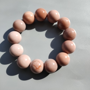 新疆哈密红蛋白石