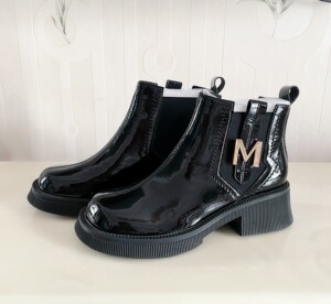 佰莉文全新漆皮短靴36码一脚蹬切尔西粗跟女鞋圆头马丁靴