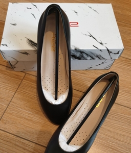 东航空乘高跟鞋,全牛皮.穿着舒服,站久不累不磨脚,37码,想