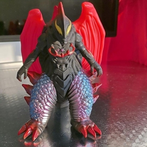 奇美拉贝洛斯柏洛斯怪兽软胶男孩超人可动小人偶模型儿童超人玩具