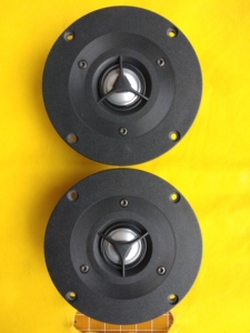 丹麦原装威发高音喇叭1寸钛膜,品像94新,无修无磨,上过箱听