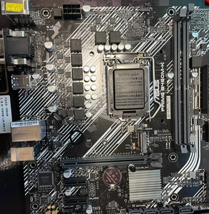 华硕b460m主板 如图 95以上可充新 370元 质保三年