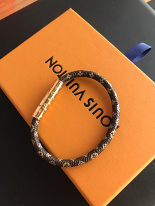 出一条自用lv正品老花手链,成色基本上是全新的,放在家里一直