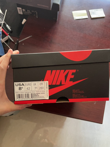 aj1黑红脚趾鞋盒