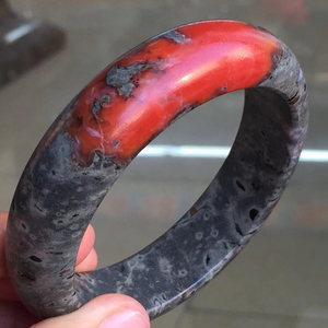 全新  南红58mm顶级云南保山料红运当头母岩手镯,品质上乘