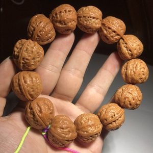 精品小秋子粗筋蚂蚁纹核桃手串,尺寸23-24mm皮质到