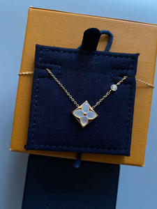 lv老花18k项链四叶草白贝母项链,包装证书在,不诚心大刀勿