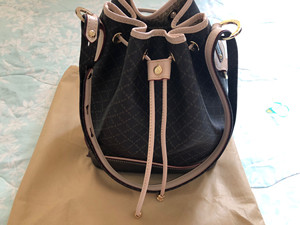 法国latour eiffel艾菲尔巴黎铁塔专柜正品水桶女包