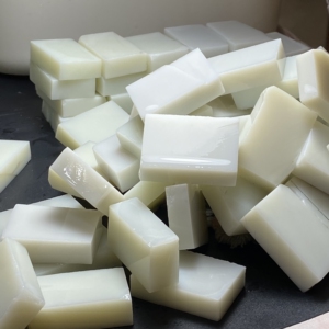《和田玉》罗甸毛料毛胚牌子样品 尺寸241左右