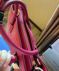 品牌安璐琪 鳄鱼纹女式手提真皮女包 玫红色 前男友送的生