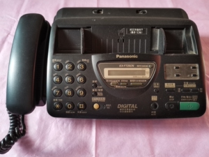 老式传真机,接线就能用,很有收藏价值哦!