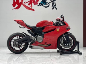杜卡迪899panigale (超级跑车)摩托界法拉利 临