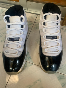 aj11康扣 43 有原盒有鞋撑 成色看图 穿着痕迹以及划痕