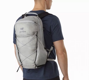 始祖鸟轻量背包