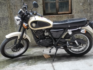 铃木摩托车200cc