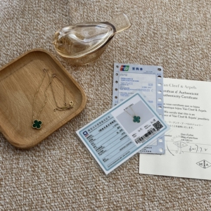 梵克雅宝vca四叶草绿色2017有卡有国检证书