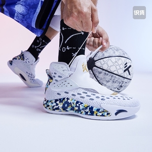 安踏正品kt5篮球鞋老兵节43码  有原盒,闲置出手