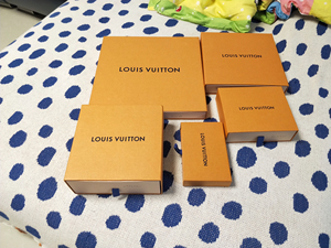 lv正品包装盒