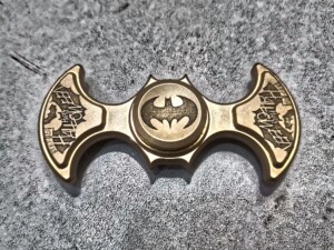 蝙蝠侠指尖陀螺 蝙蝠雕刻指尖陀螺 解压edc