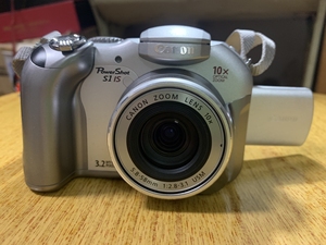 很新很新的佳能s1is复古长焦相机,翻转屏自拍神器