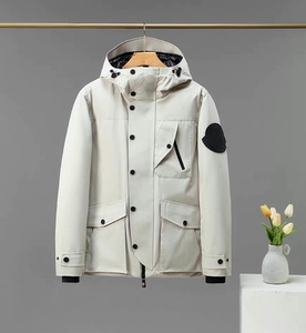 moncler蒙口x滚石大舌头联名户外工装大口袋鹅绒羽绒服男