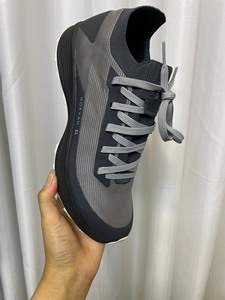 飞禽无标sl3超轻超透气舒服轻便运动休闲鞋黑色、灰色两个颜色