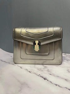 宝格丽蛇头包银色