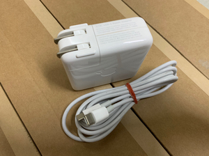 闲置了一个61w的充电器电源!适合新款13寸的苹果笔记本,1