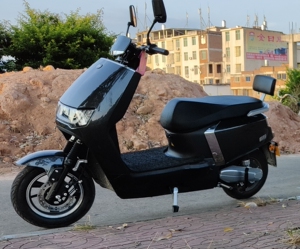 新日汽车级锂电池超能跑