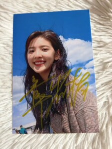 【保真】章若楠亲笔签名照,官方保真章若楠周边,章若楠本人亲笔