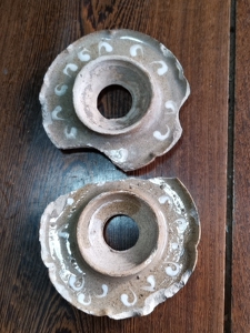 宋金时期当阳峪窑酱釉蝌蚪纹盏托一对(极罕见)