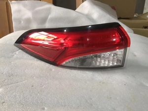 19-21款丰田雷凌双擎原厂拆车左后尾灯